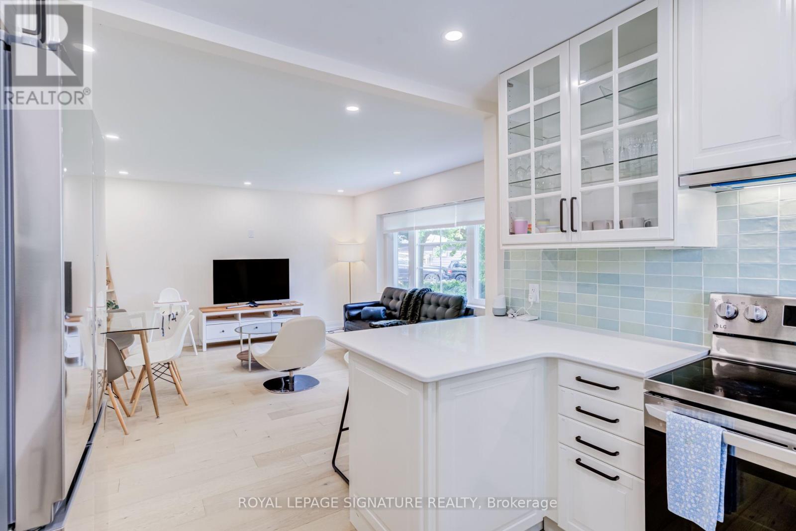 133 Inglewood Drive, Oakville, Ontario  L6K 1W8 - Photo 13 - W13742882