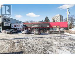 858 MERIVALE ROAD, Ottawa, Ontario
