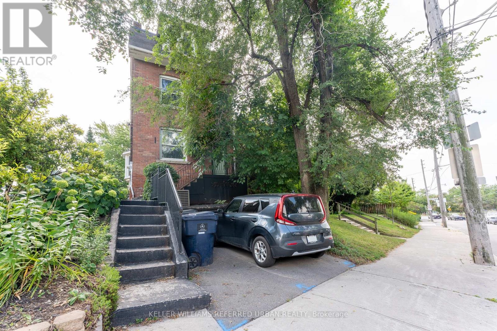 UPPER - 431 KINGSTON ROAD, Toronto, Ontario