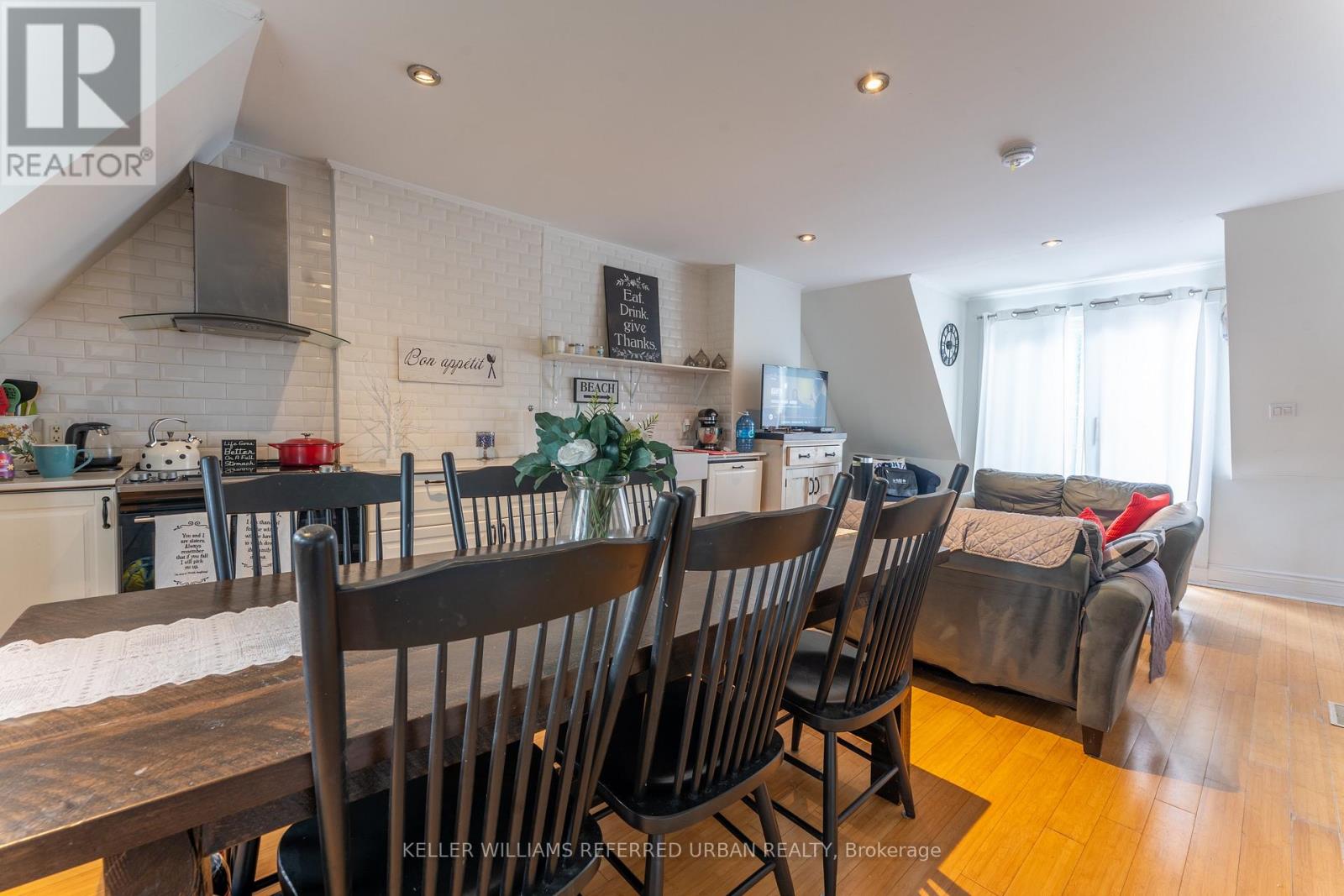Upper - 431 Kingston Road, Toronto, Ontario  M4L 1V2 - Photo 4 - E13750082