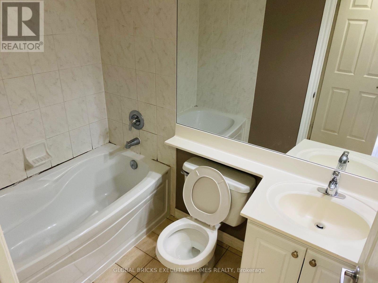 2402 - 3880 Duke Of York Boulevard, Mississauga, Ontario  L5B 4M7 - Photo 9 - W13750016