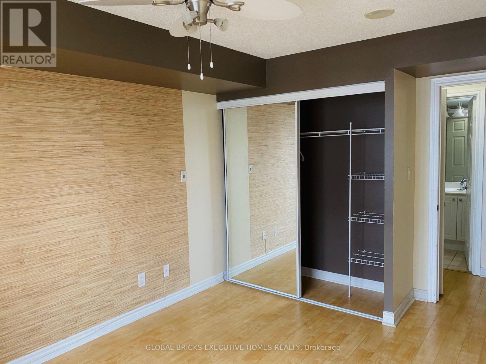 2402 - 3880 Duke Of York Boulevard, Mississauga, Ontario  L5B 4M7 - Photo 7 - W13750016