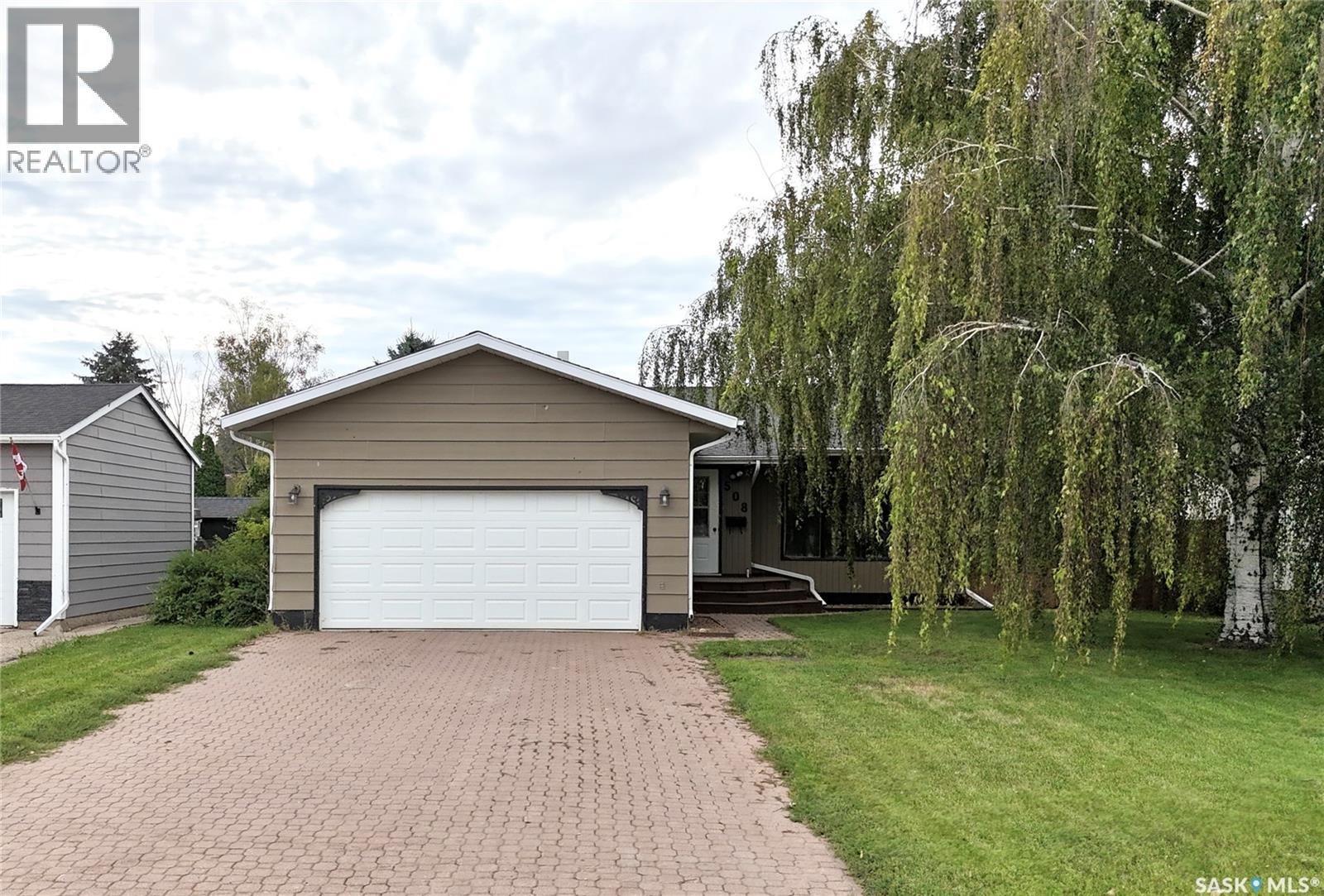 508 Mcgillivray Street, Outlook, Saskatchewan  S0L 2N0 - Photo 1 - SK047662