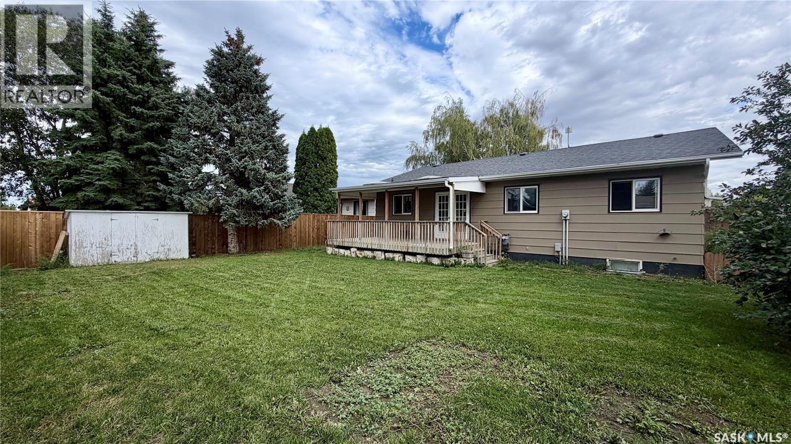 508 Mcgillivray Street, Outlook, Saskatchewan  S0L 2N0 - Photo 11 - SK047662
