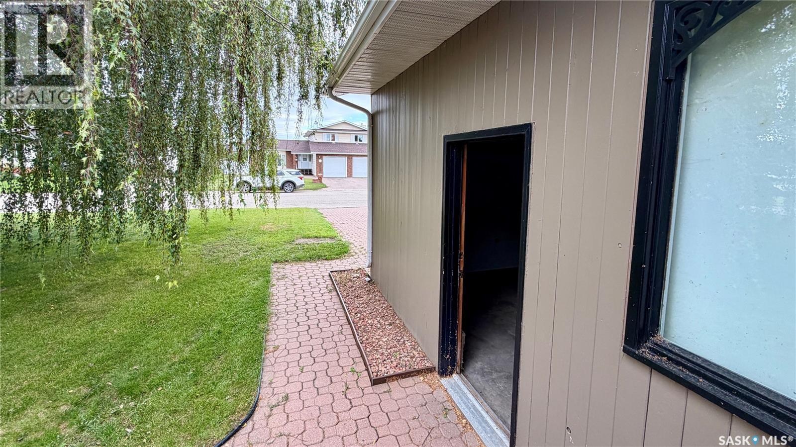 508 Mcgillivray Street, Outlook, Saskatchewan  S0L 2N0 - Photo 58 - SK047662