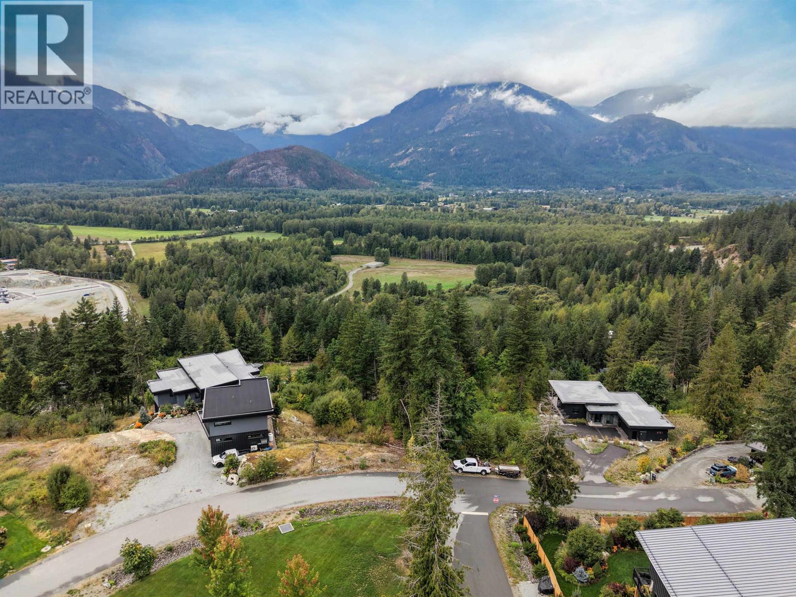 1709 Wishbone Court, Squamish, British Columbia  V0N 2L3 - Photo 10 - R3161904