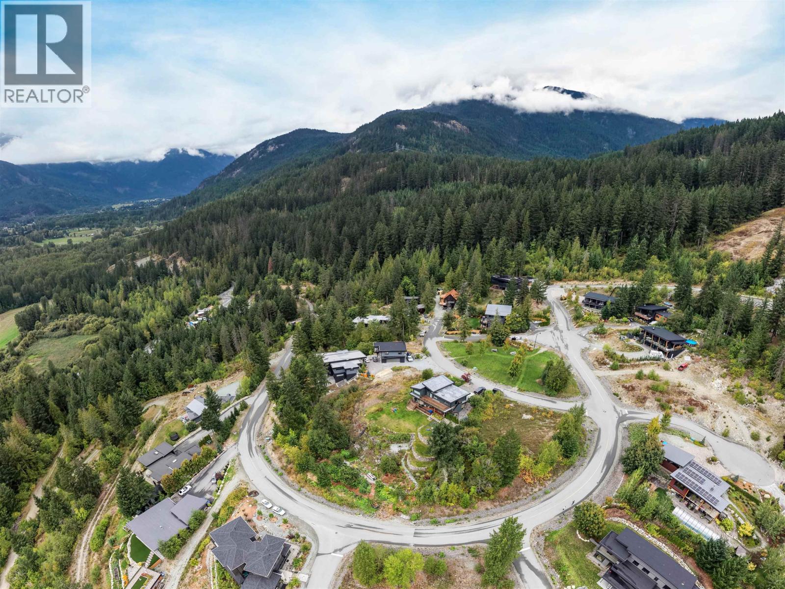 1709 Wishbone Court, Squamish, British Columbia  V0N 2L3 - Photo 12 - R3161904