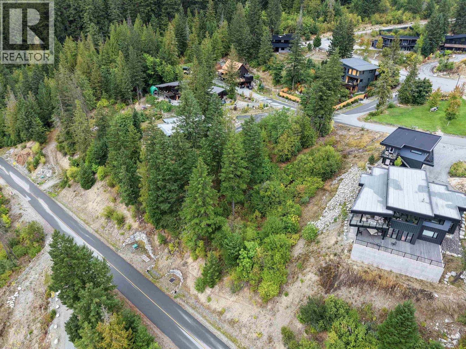 1709 Wishbone Court, Squamish, British Columbia  V0N 2L3 - Photo 3 - R3161904