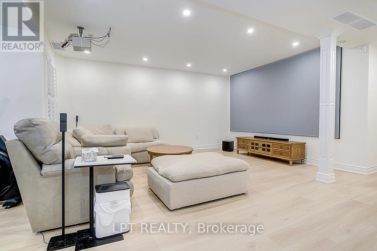 585 Holgate Circle, Newmarket, Ontario  L3X 1V8 - Photo 30 - N13750102