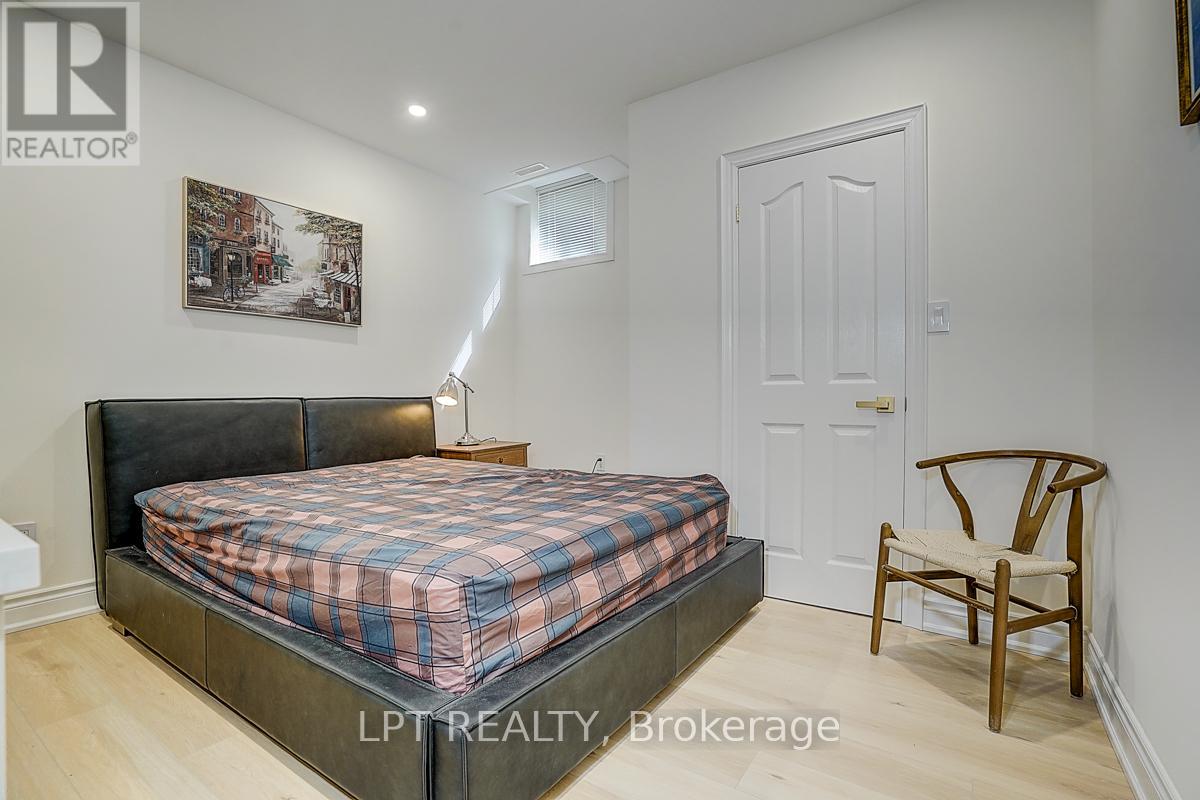 585 Holgate Circle, Newmarket, Ontario  L3X 1V8 - Photo 33 - N13750102