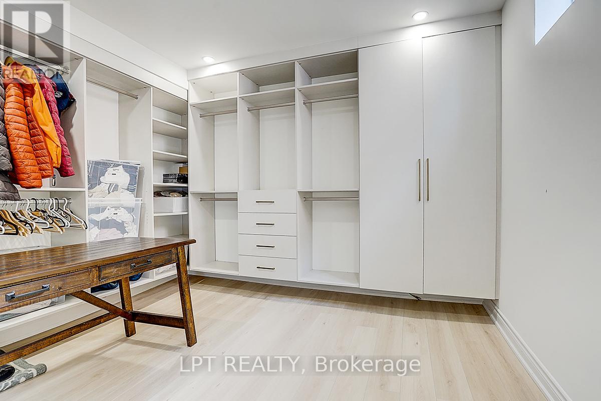 585 Holgate Circle, Newmarket, Ontario  L3X 1V8 - Photo 38 - N13750102