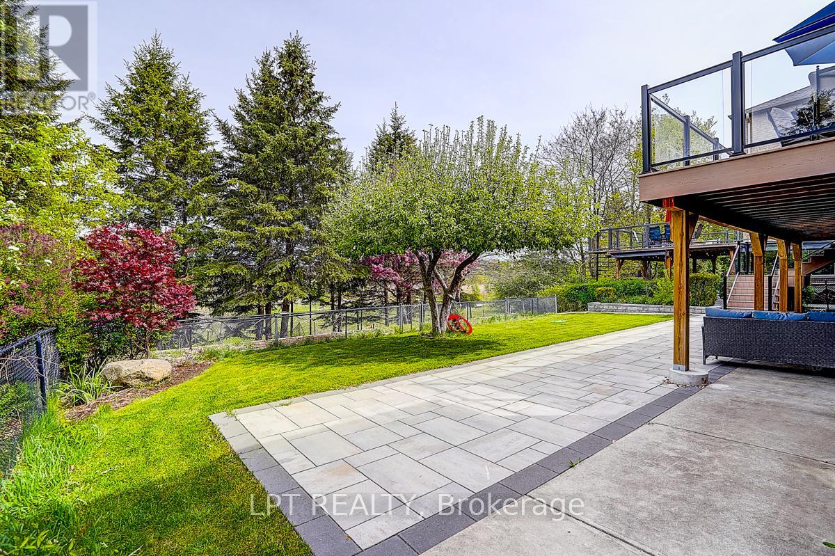 585 Holgate Circle, Newmarket, Ontario  L3X 1V8 - Photo 41 - N13750102