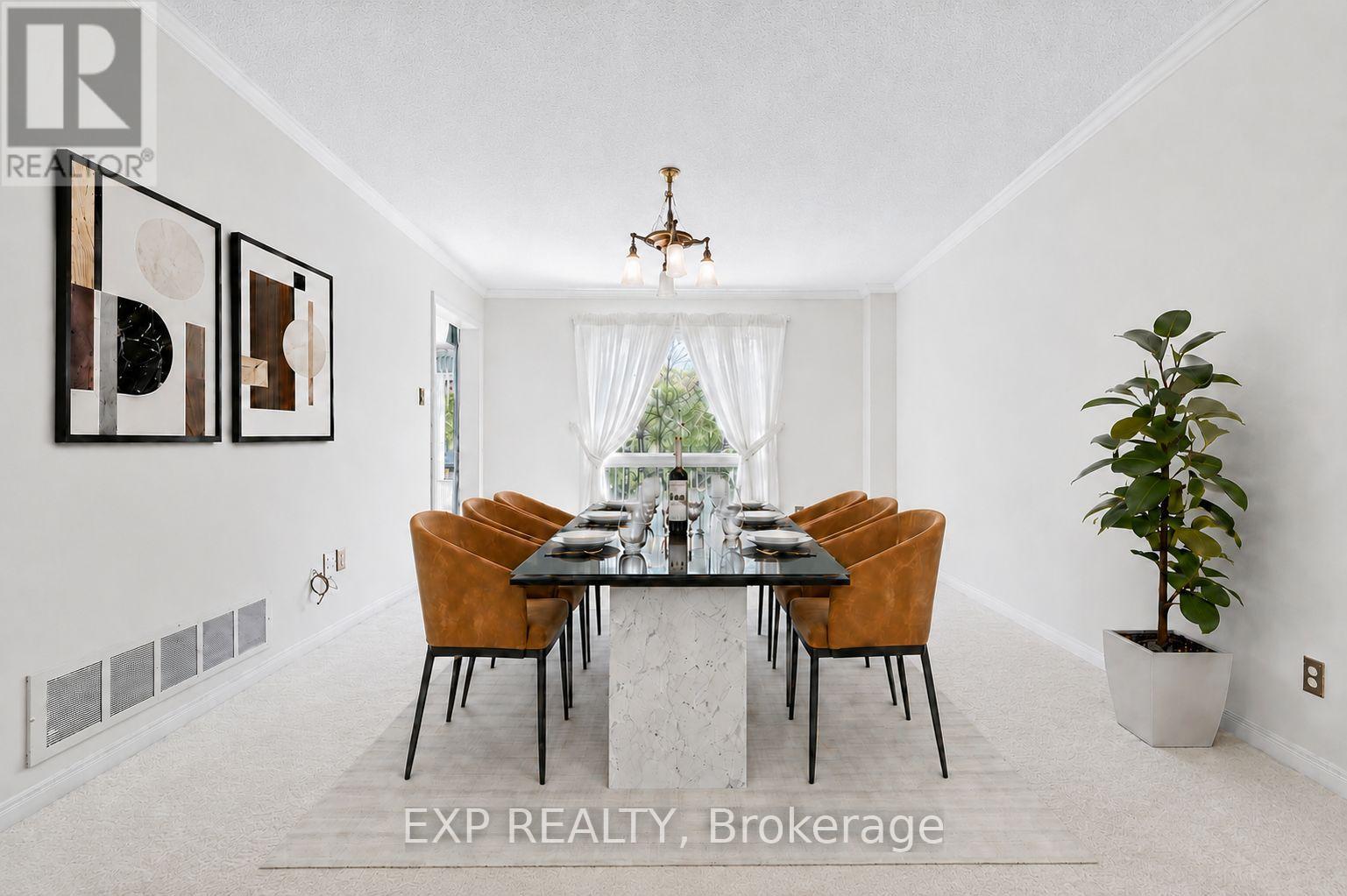 51 Sanderson Crescent, Richmond Hill, Ontario  L4C 5L5 - Photo 6 - N13732002