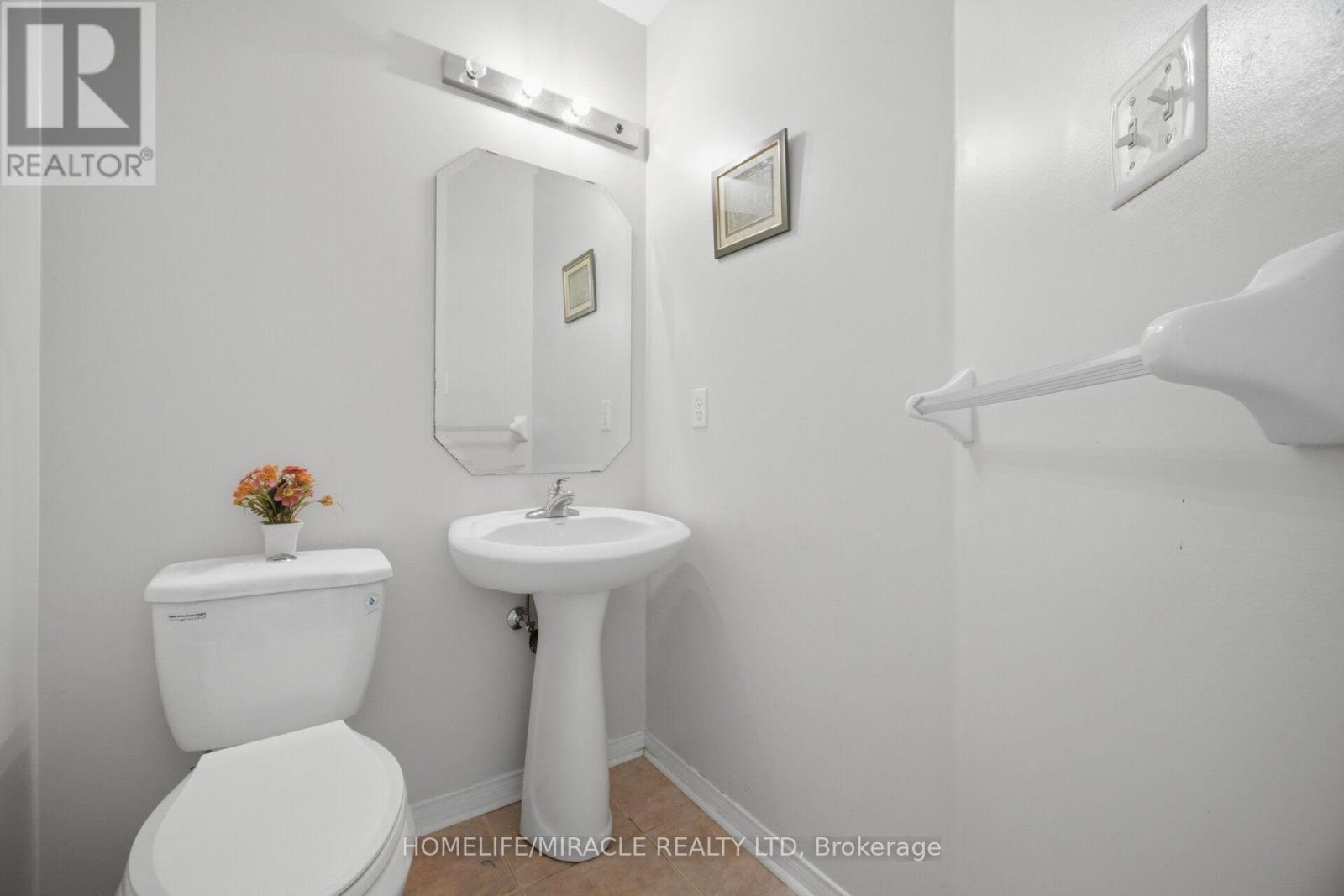 101 Crystalview Crescent, Brampton, Ontario  L6P 2S2 - Photo 17 - W13750022