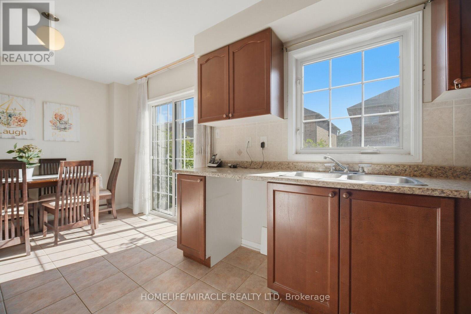 101 Crystalview Crescent, Brampton, Ontario  L6P 2S2 - Photo 16 - W13750022