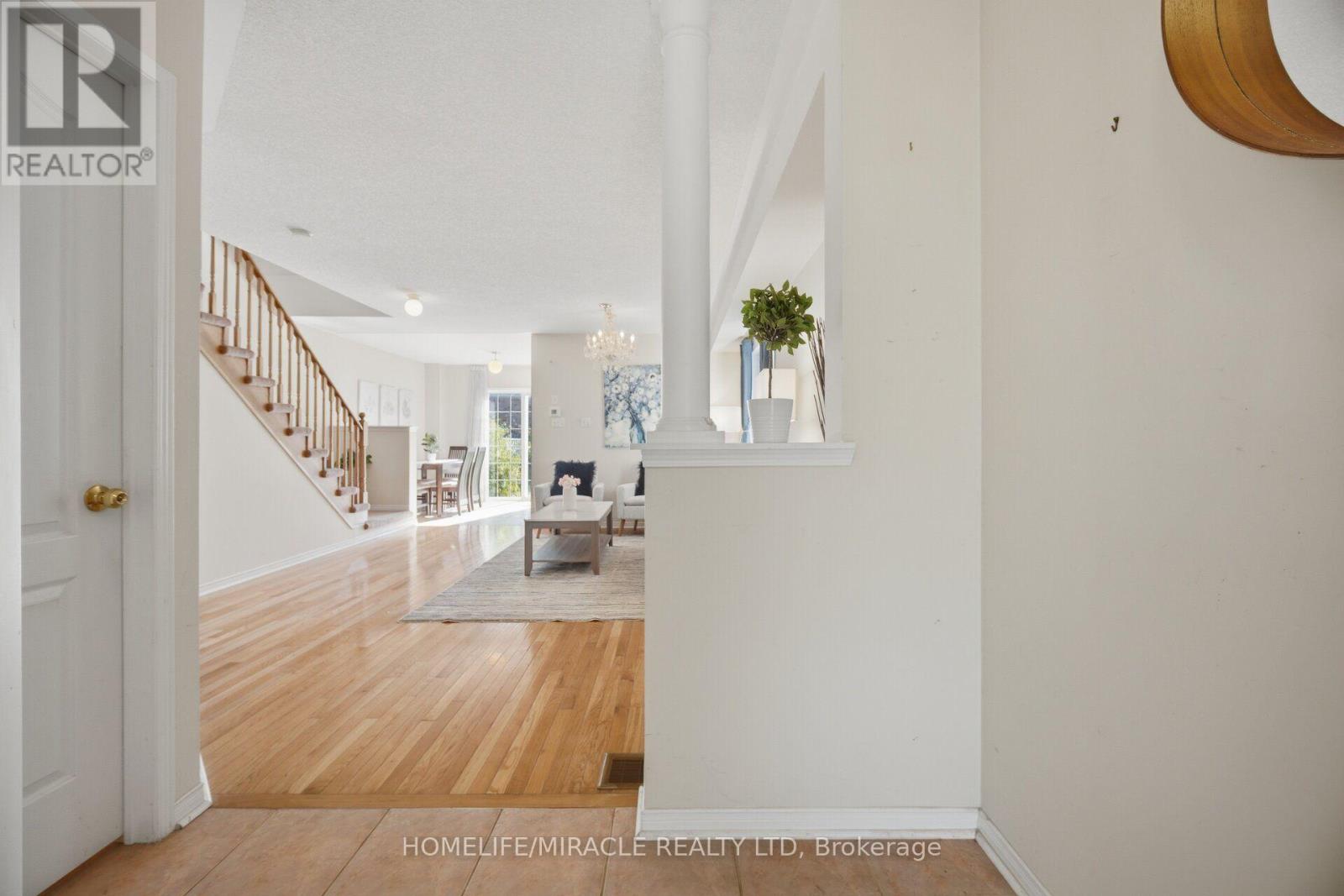 101 Crystalview Crescent, Brampton, Ontario  L6P 2S2 - Photo 6 - W13750022
