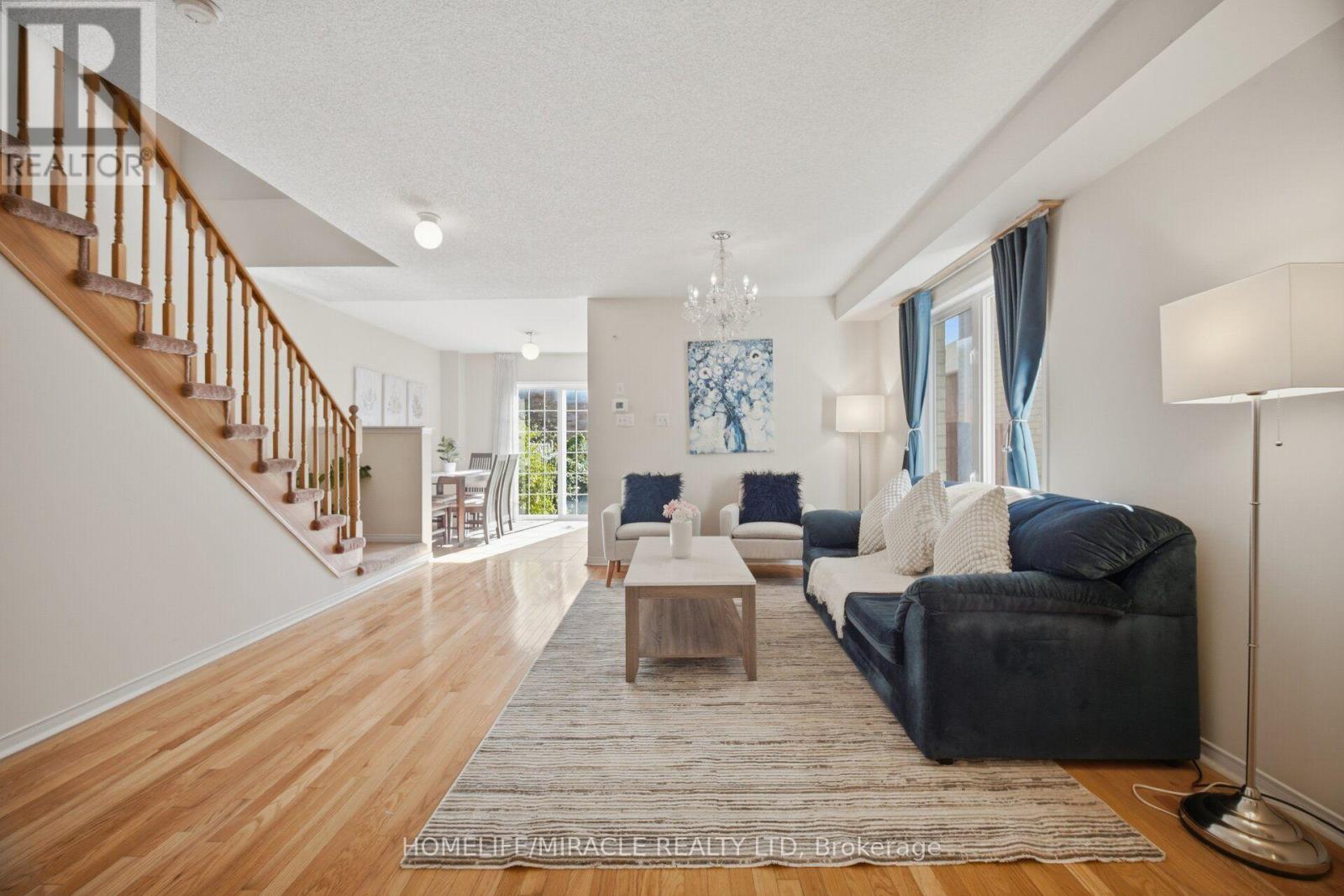 101 Crystalview Crescent, Brampton, Ontario  L6P 2S2 - Photo 9 - W13750022