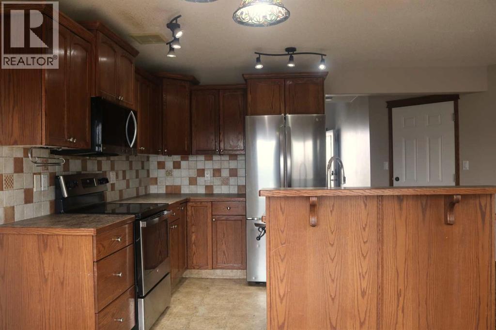 11 Northlands Crescent NE, Medicine Hat, Alberta  T1C 2A9 - Photo 6 - A2338719