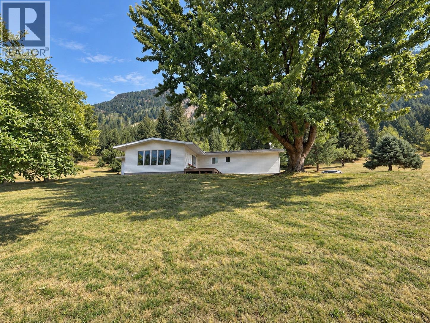 372 Agate Bay Road, Barriere, British Columbia