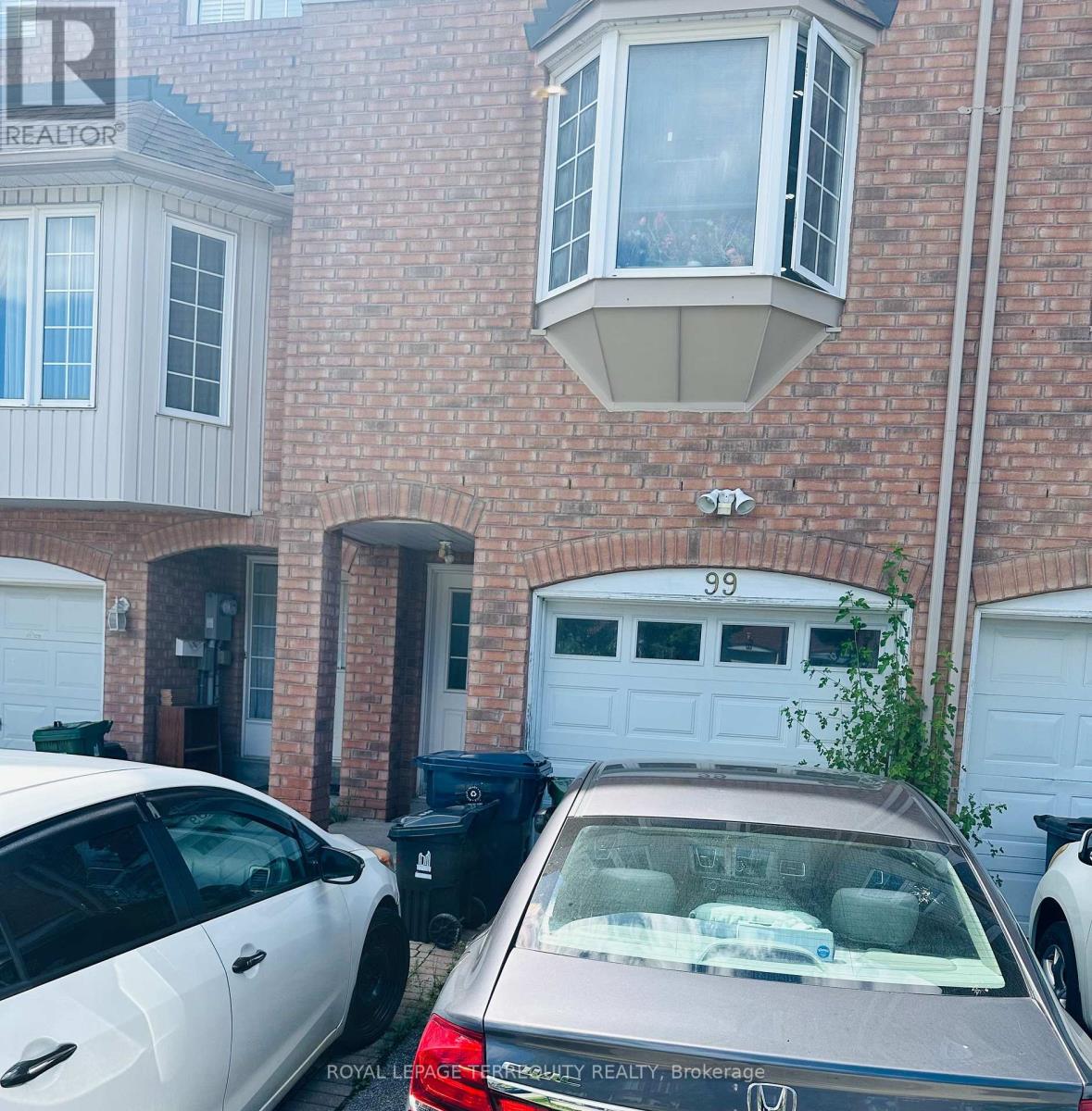 99 Sufi Crescent, Toronto, Ontario  M4A 2X2 - Photo 3 - C13750124