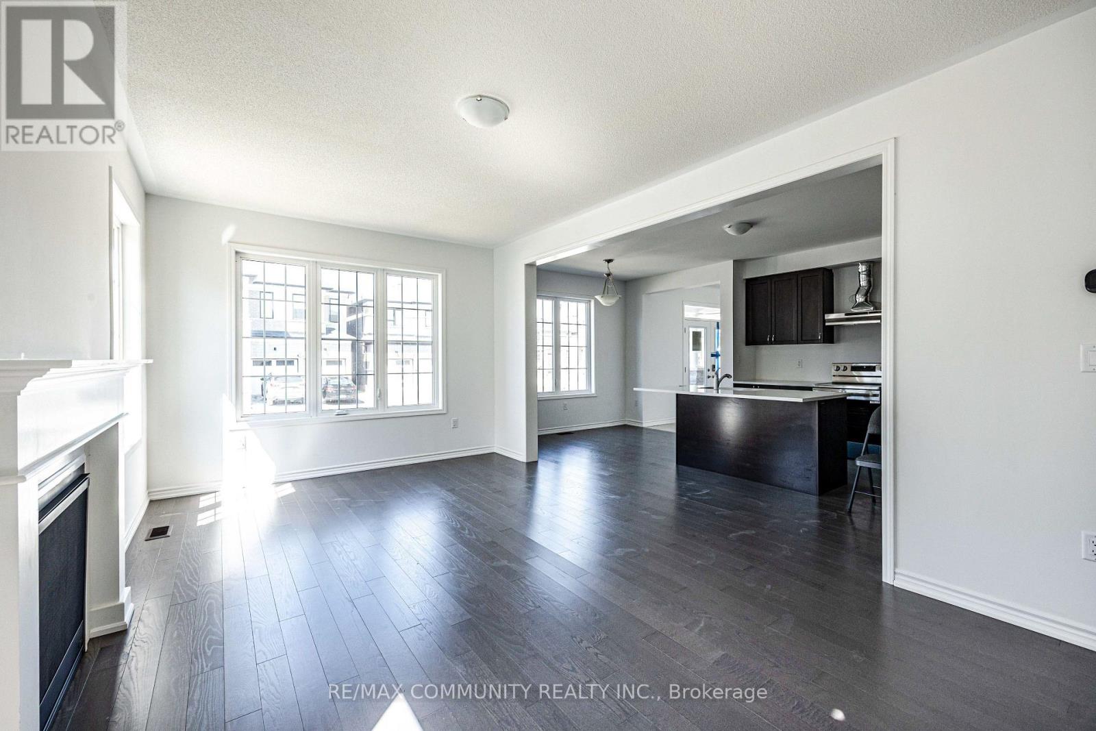 1483 Mockingbird Square, Pickering, Ontario  L1X 0N8 - Photo 6 - E13750114