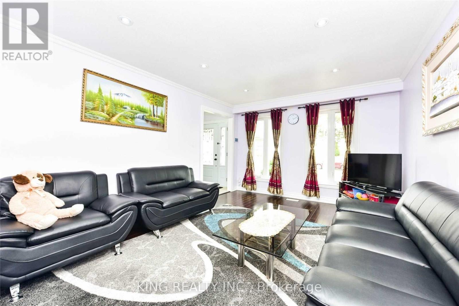 3412 Monica Drive, Mississauga, Ontario  L4T 3E7 - Photo 5 - W13750122