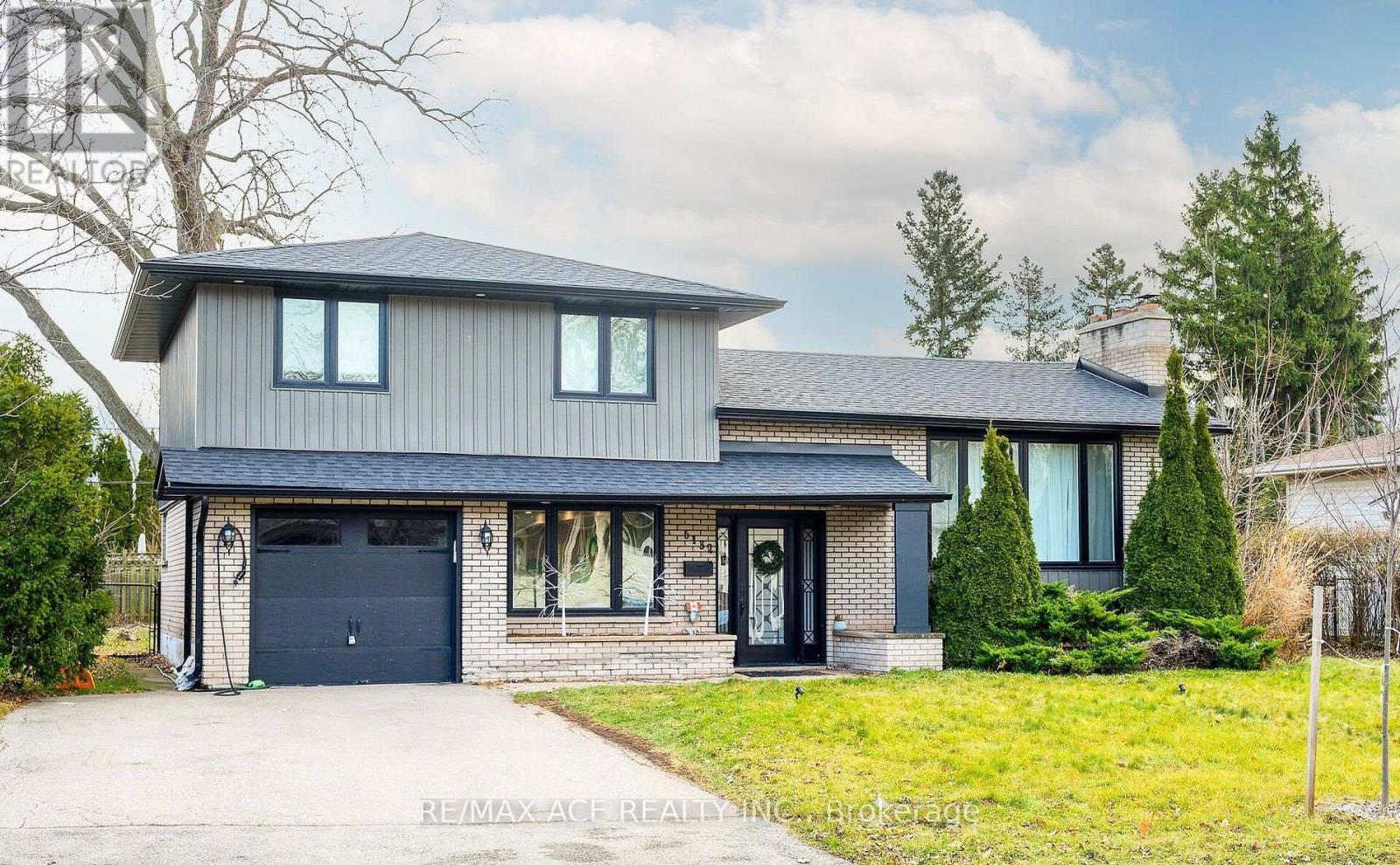 5132 Cherryhill Crescent, Burlington, Ontario  L7L 4C2 - Photo 2 - W13750130