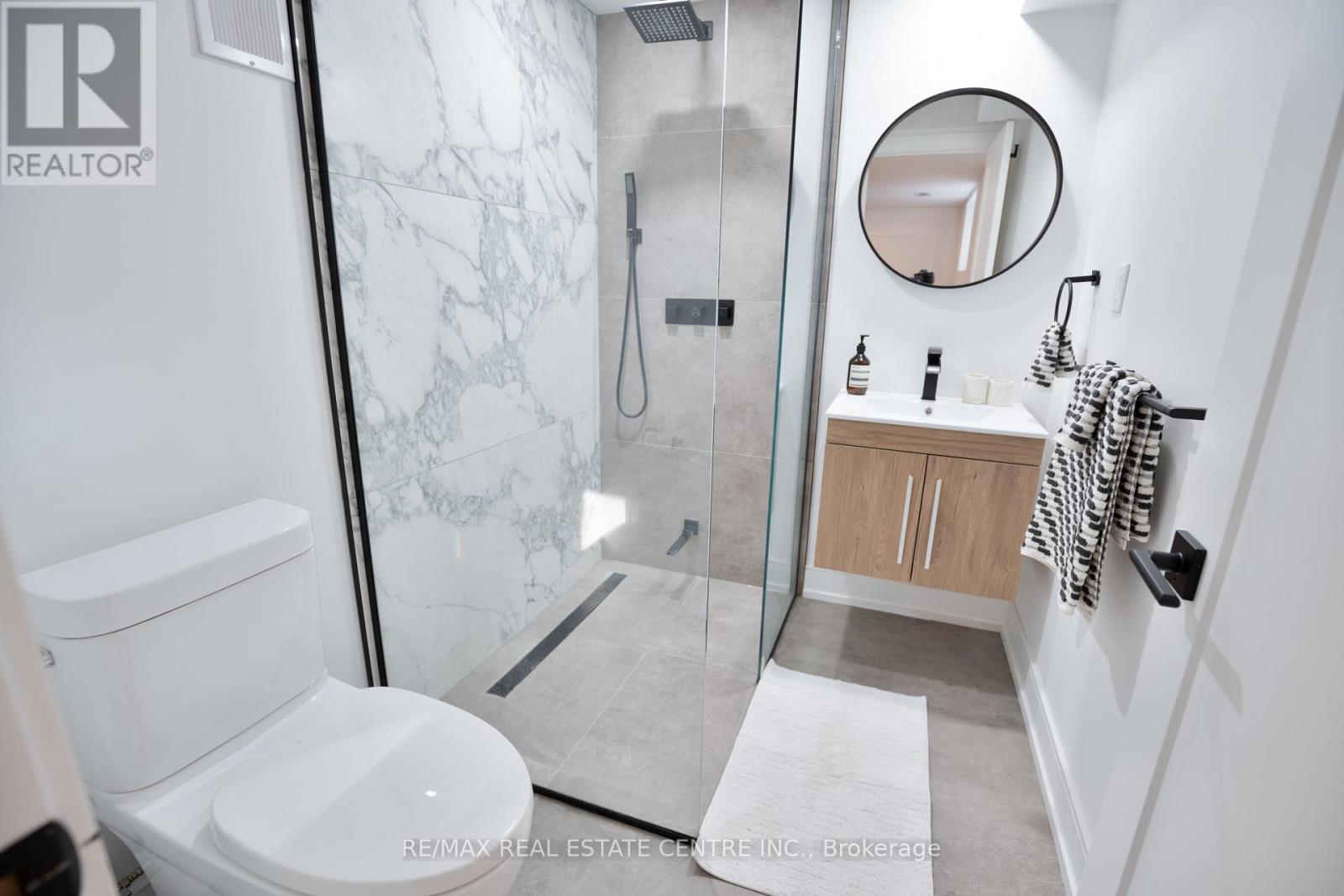 2221 Wyandotte Drive, Oakville, Ontario L6L 2T4 - Photo 16 - W13749916
