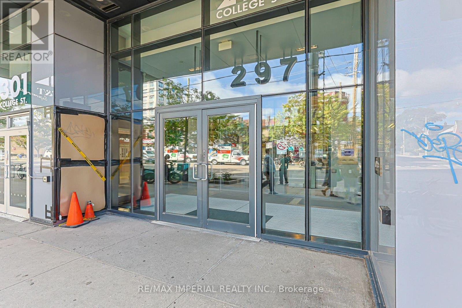 603 - 297 College Street, Toronto, Ontario  M5T 1S2 - Photo 2 - C13648688
