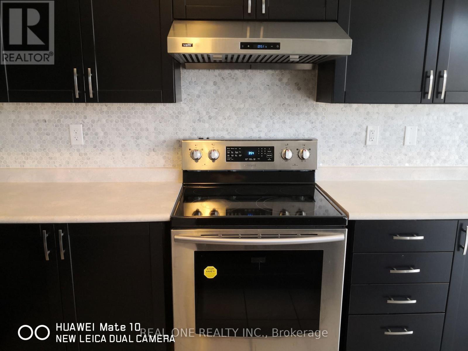 108 Hubner Avenue, Markham, Ontario  L6C 0R5 - Photo 4 - N13750136