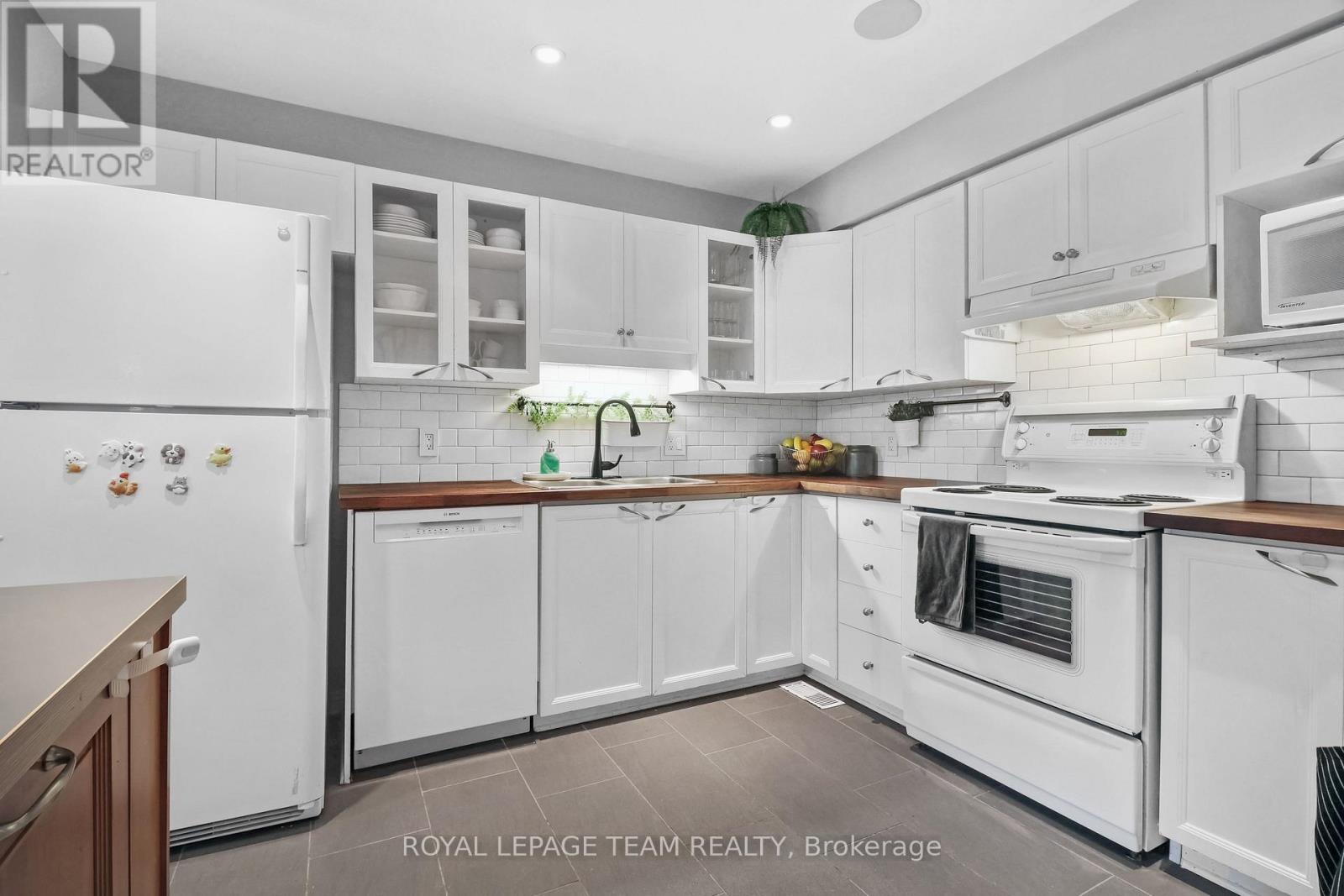 74 Milner Downs Crescent, Ottawa, Ontario  K2M 2S5 - Photo 6 - X13750138