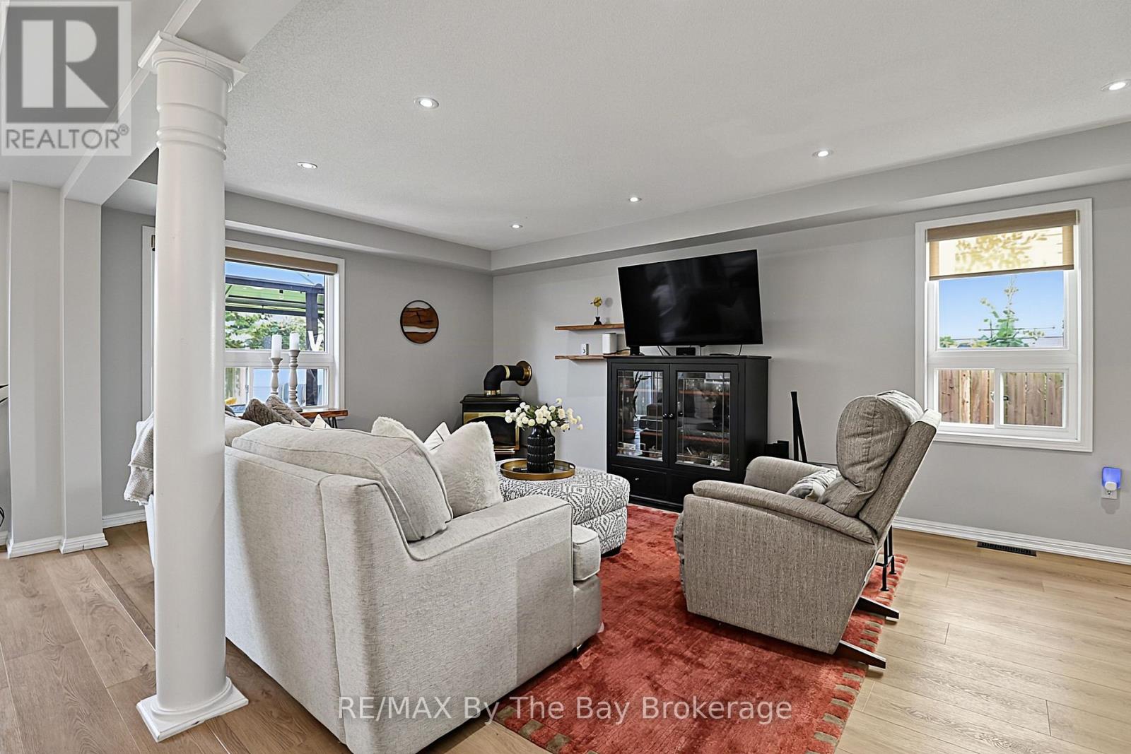 84 Wesley Avenue, Wasaga Beach, Ontario  L9Z 0B9 - Photo 13 - S13750152