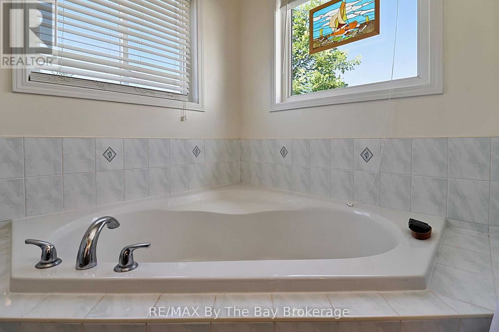 84 Wesley Avenue, Wasaga Beach, Ontario  L9Z 0B9 - Photo 30 - S13750152