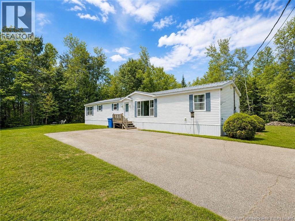 15 Silverwood, Miramichi, New Brunswick  E1V 5Z1 - Photo 12 - NB147195