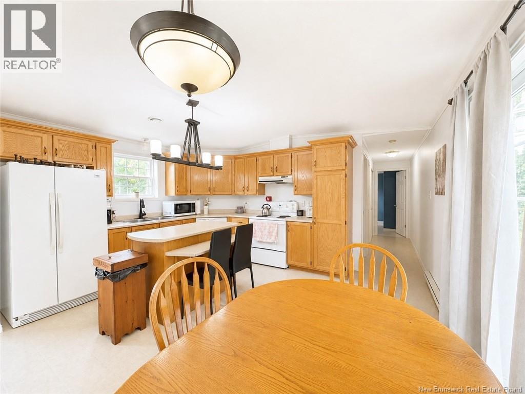 15 Silverwood, Miramichi, New Brunswick  E1V 5Z1 - Photo 2 - NB147195