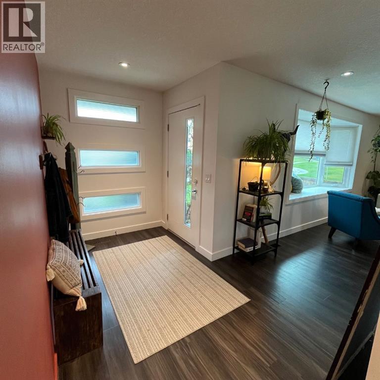 3 Glenway Drive Sw, Calgary, Alberta  T3E 4T7 - Photo 2 - A2341536