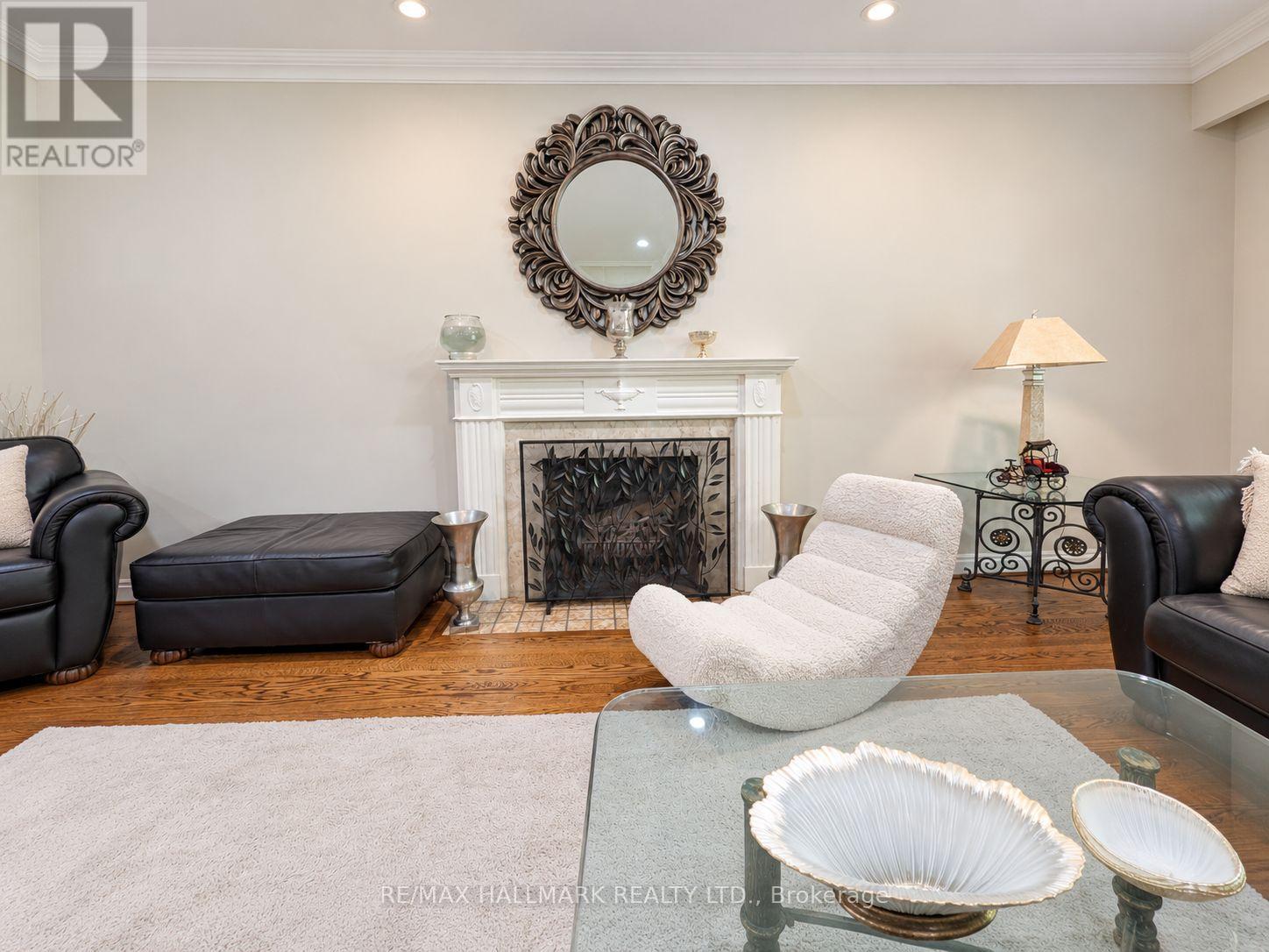 30 Medalist Road, Toronto, Ontario  M2P 1Y5 - Photo 12 - C13708282
