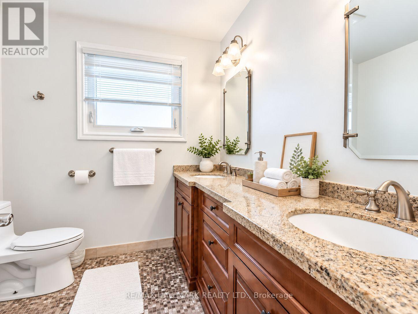 30 Medalist Road, Toronto, Ontario  M2P 1Y5 - Photo 19 - C13708282