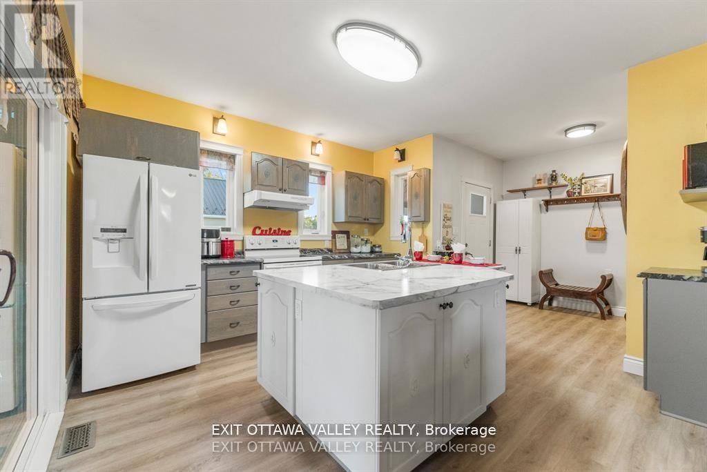 44 Lacroix Bay Road, Whitewater Region, Ontario  K0J 2L0 - Photo 16 - X13750186