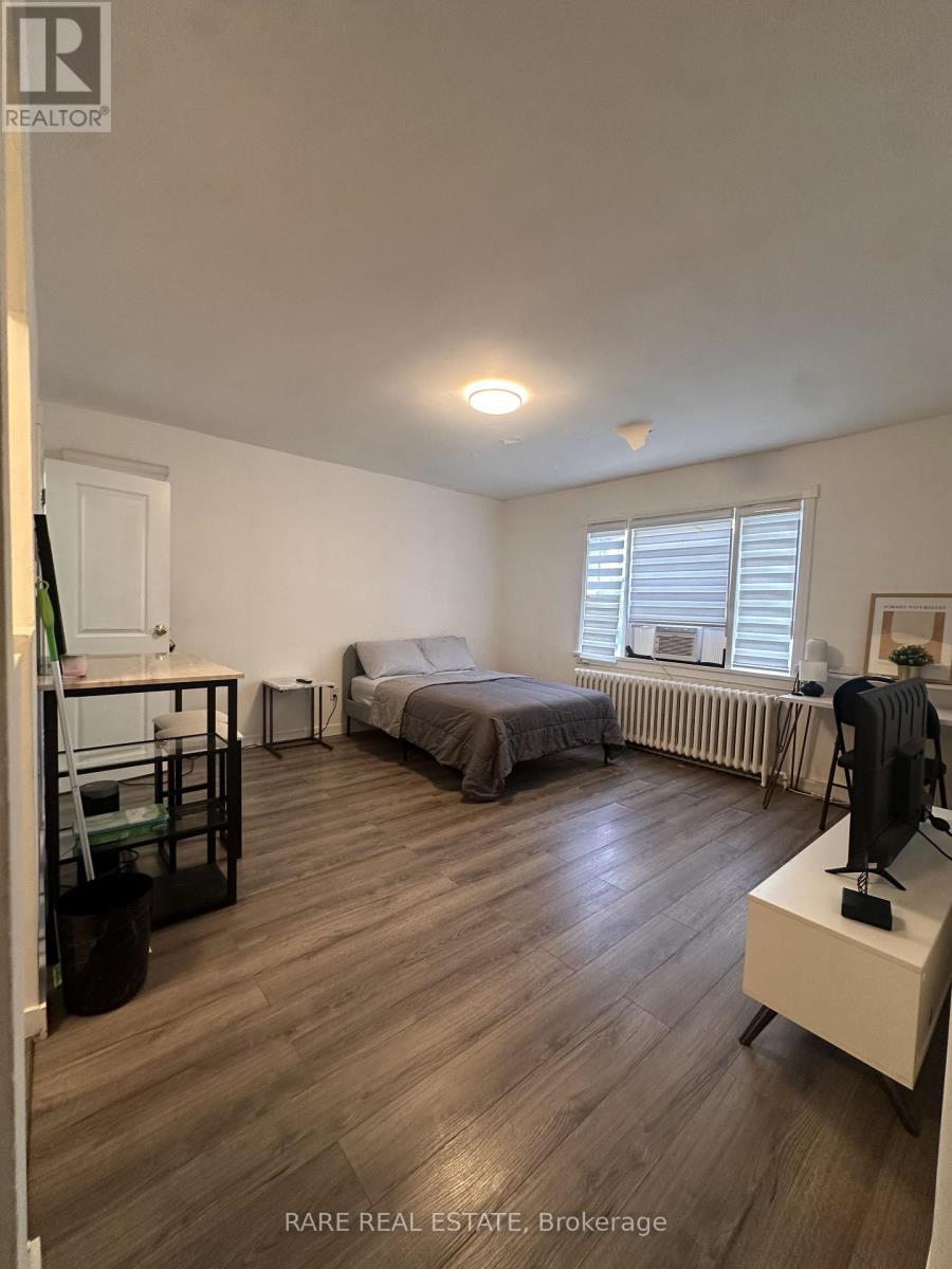 11 - 130 Macpherson Avenue, Toronto, Ontario  M5R 1W8 - Photo 2 - C13750196