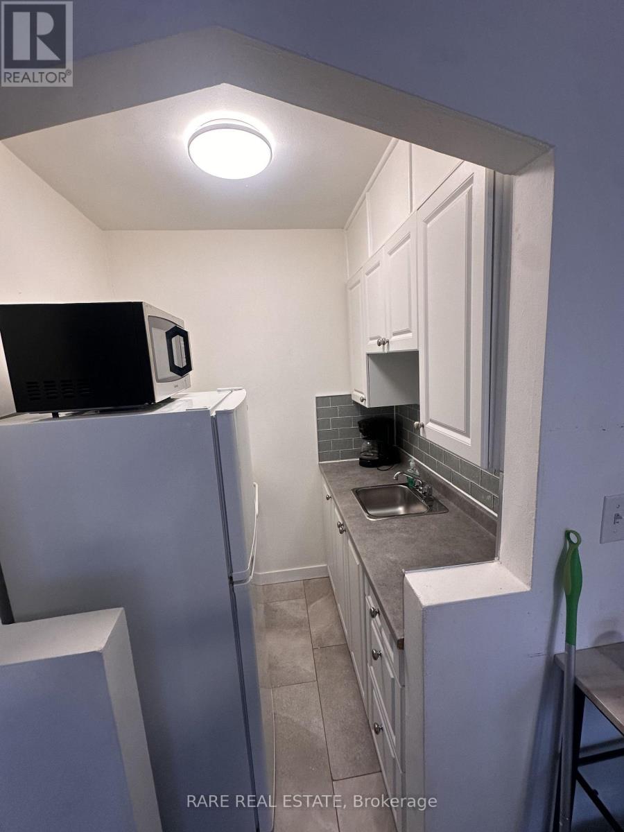 11 - 130 Macpherson Avenue, Toronto, Ontario  M5R 1W8 - Photo 3 - C13750196