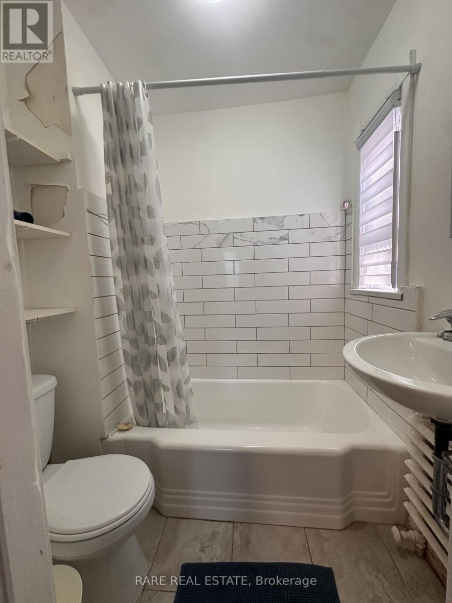 11 - 130 Macpherson Avenue, Toronto, Ontario  M5R 1W8 - Photo 5 - C13750196