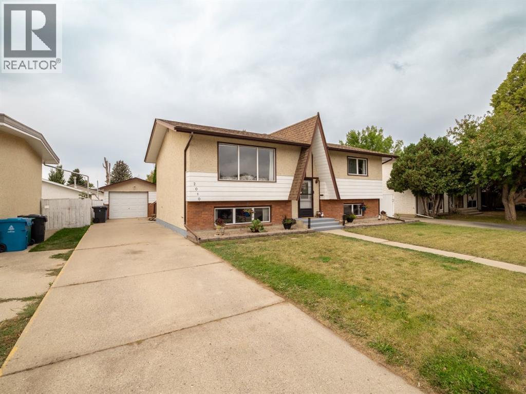 2010 20th Street N, Lethbridge, Alberta  T1K 4B4 - Photo 3 - A2340458