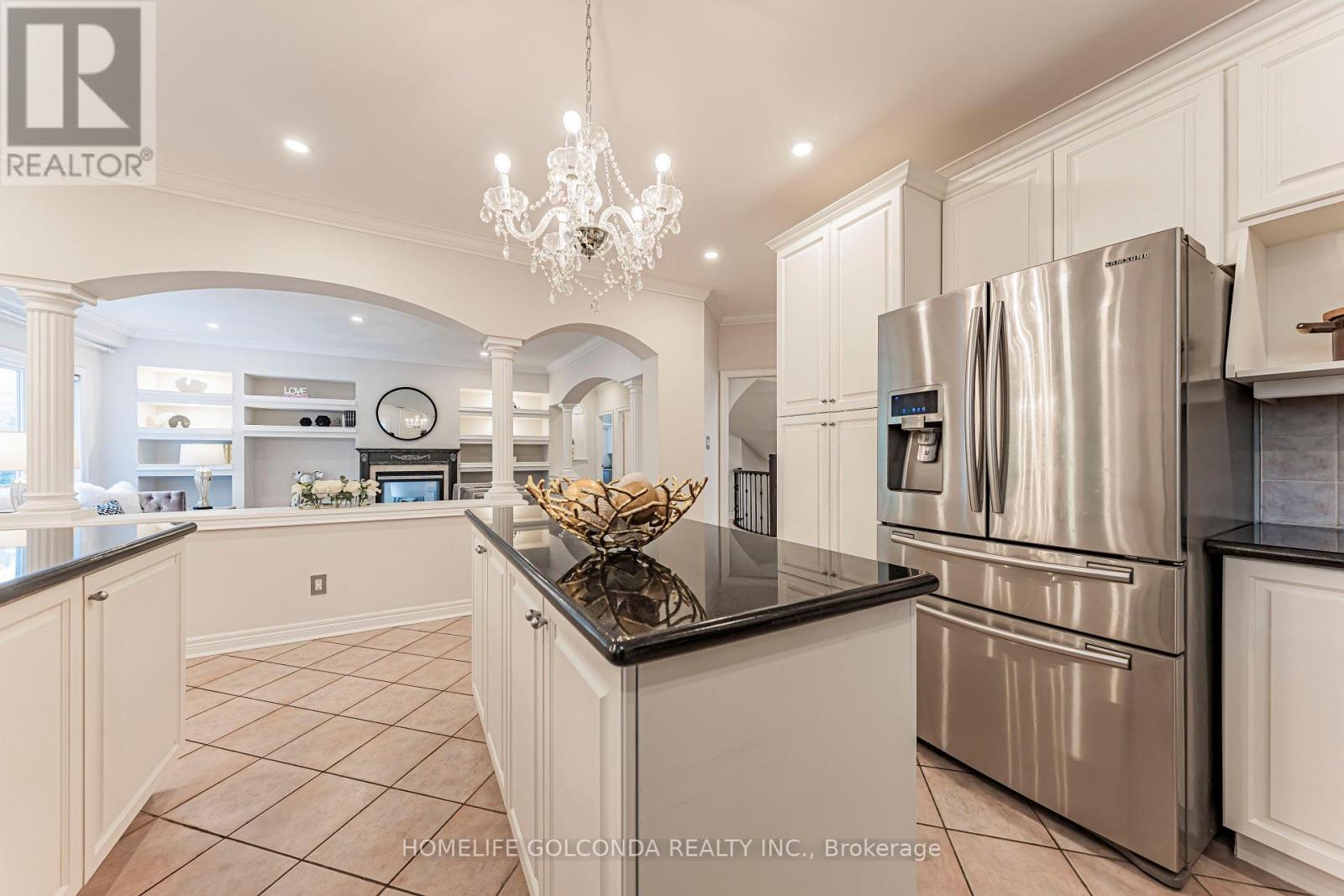30 Goldring Crescent, Markham, Ontario  L6C 1Y6 - Photo 9 - N13750216