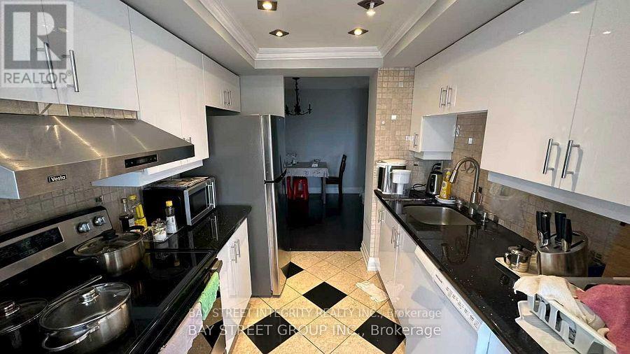 2407 - 550 Webb Drive, Mississauga, Ontario  L5B 3Y4 - Photo 3 - W13750224