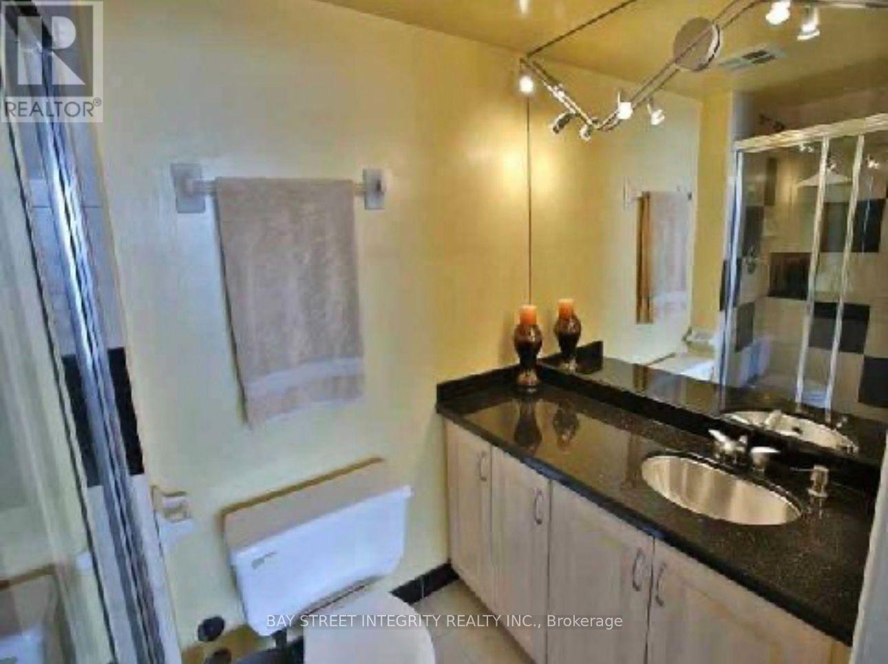 2407 - 550 Webb Drive, Mississauga, Ontario  L5B 3Y4 - Photo 4 - W13750224