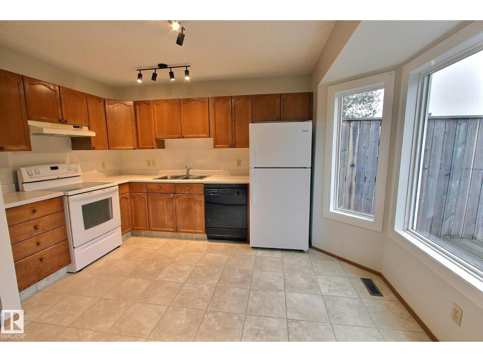 #122 5 Aberdeen Wy, Stony Plain, Alberta  T7Z 1N1 - Photo 4 - E4507414