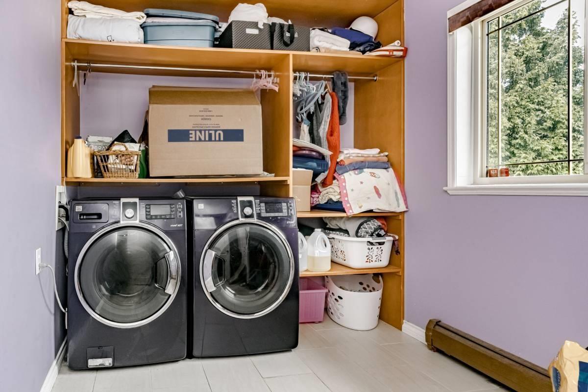Main 11079 162a St, Surrey, British Columbia  V4N 4S8 - Photo 3 - R3161923
