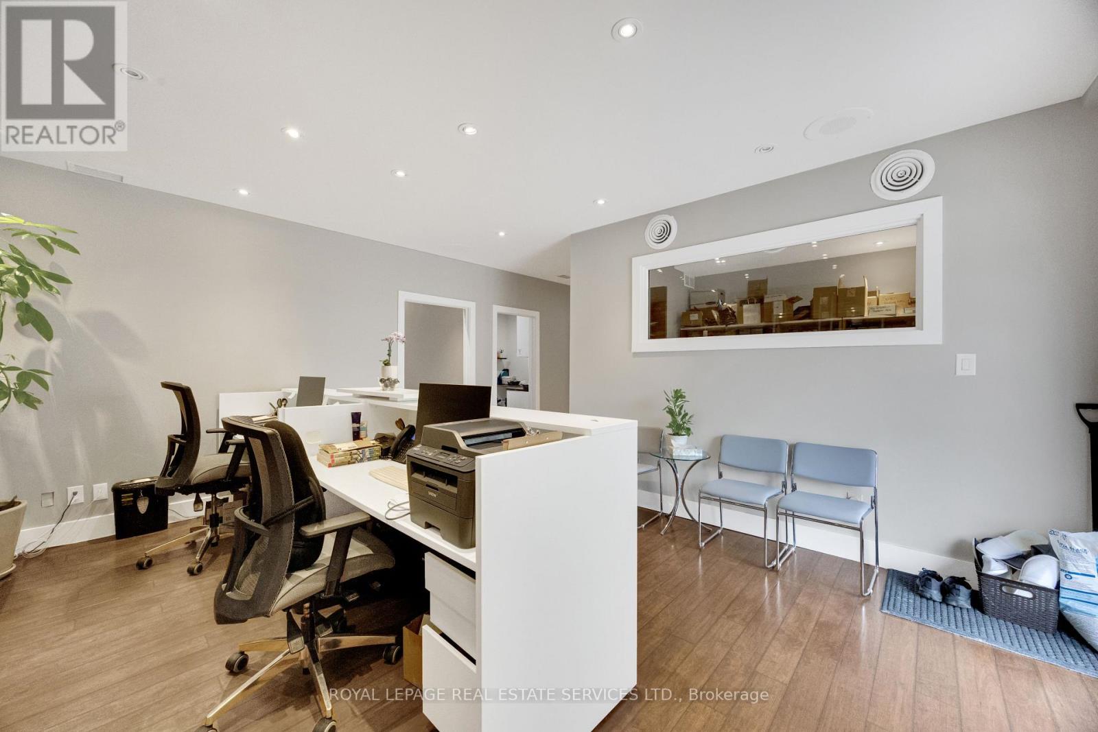 130 Trafalgar Road, Oakville, Ontario  L6J 3G5 - Photo 17 - W13750248