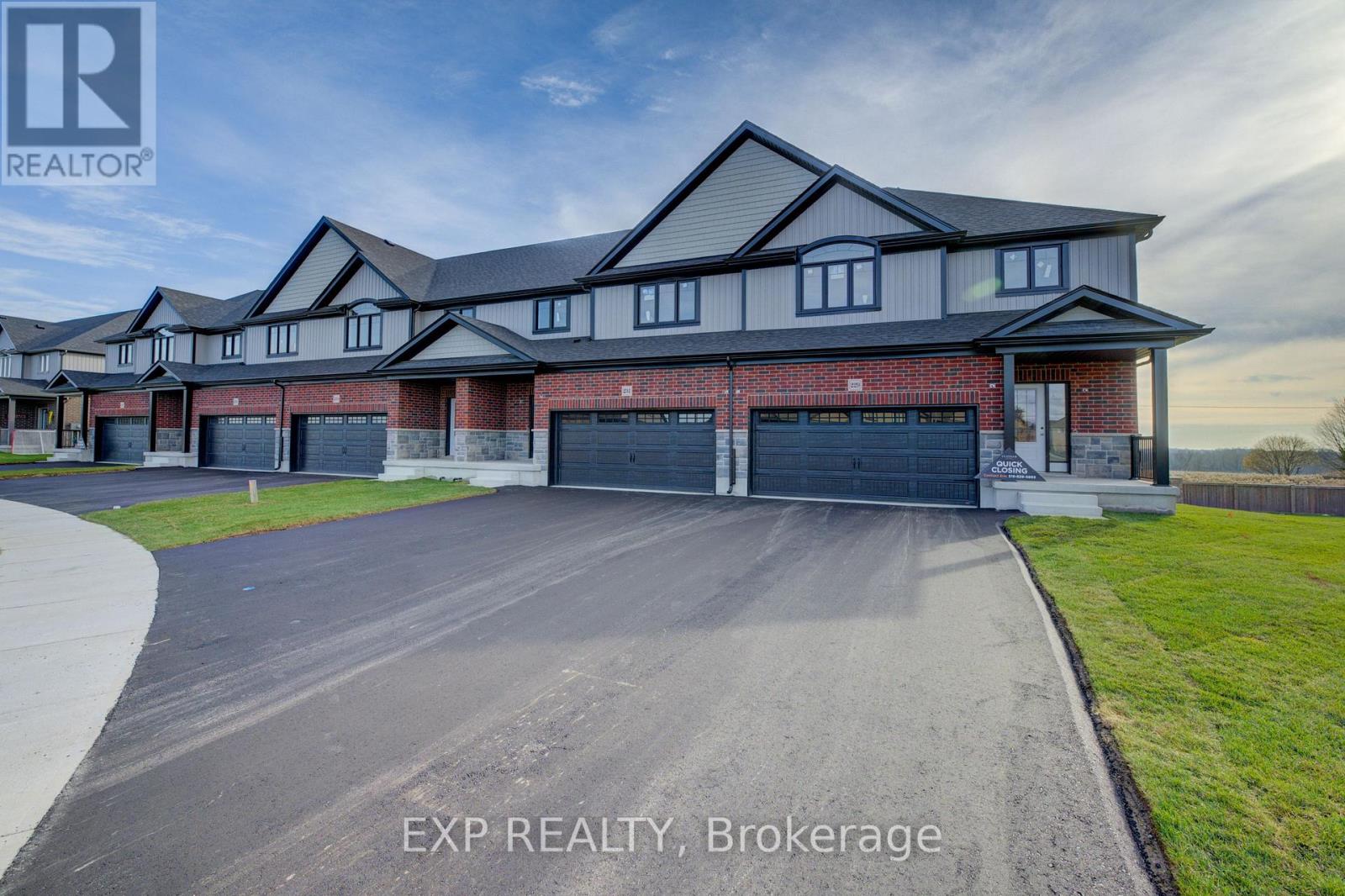 231 Applewood Street, Blandford-Blenheim, Ontario  N0J 1S0 - Photo 3 - X13750254